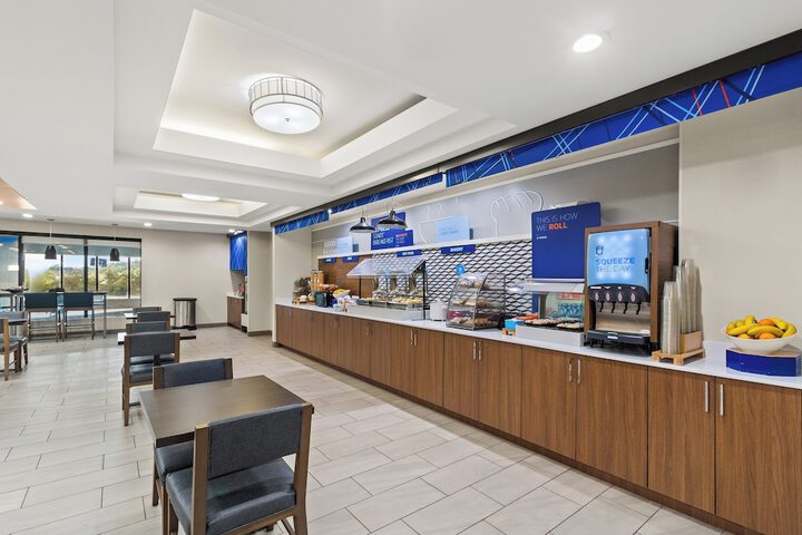 Breakfast/Coffee Service 56 of 70