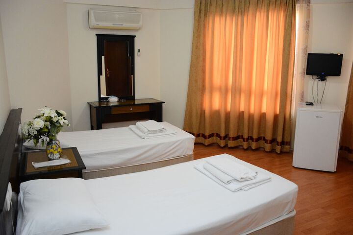 Room 7 of 27