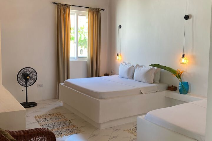 Room 10 of 26