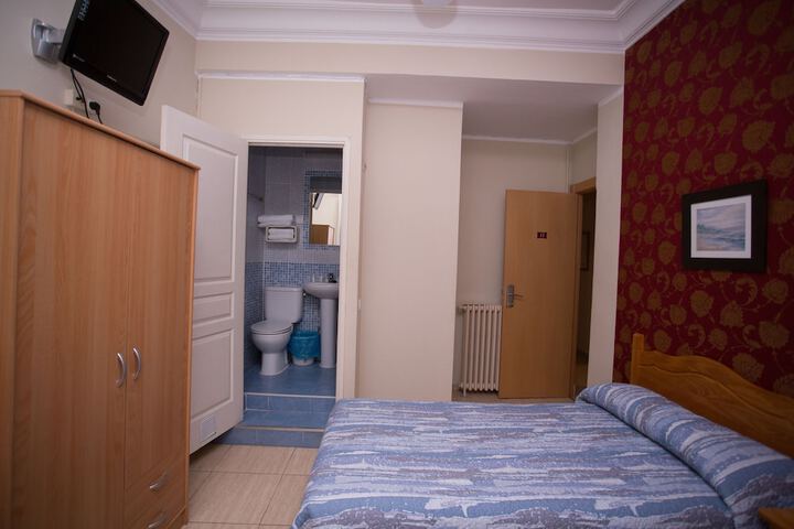 Room 6 of 20