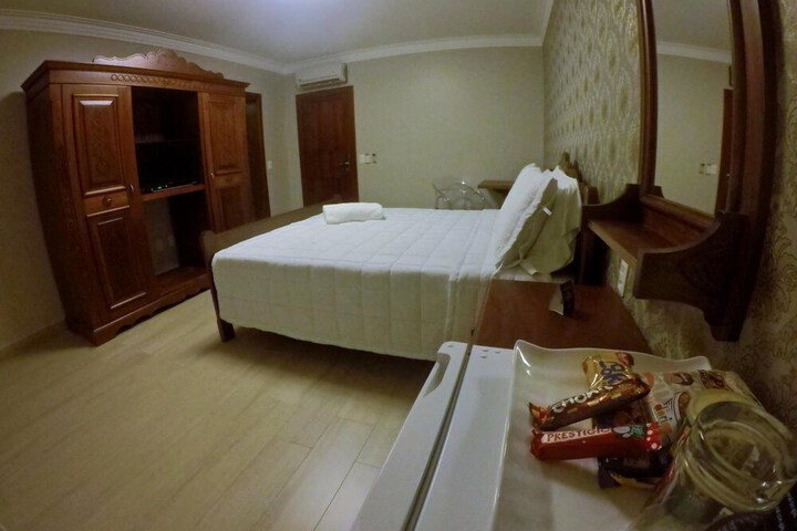Room 23 of 33
