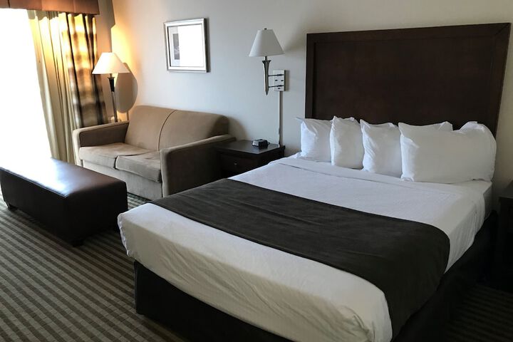 Room 17 of 38