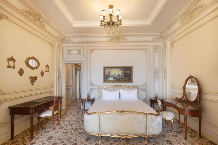 Room 26 of 79