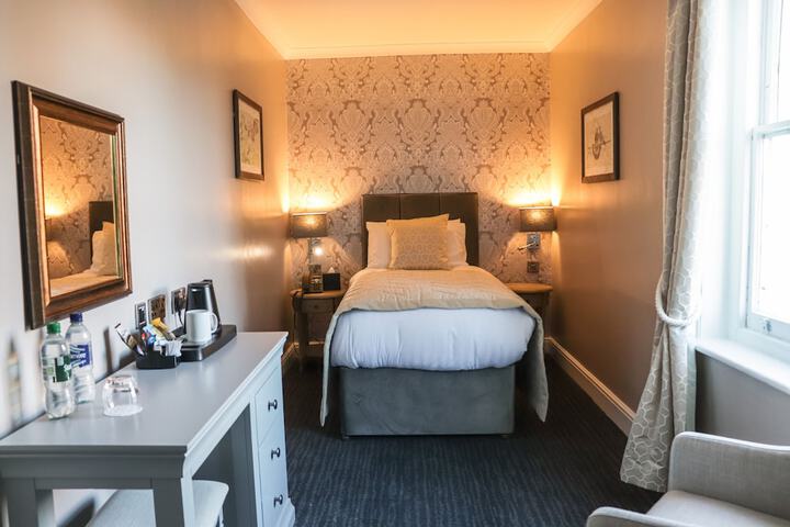Room 5 of 31