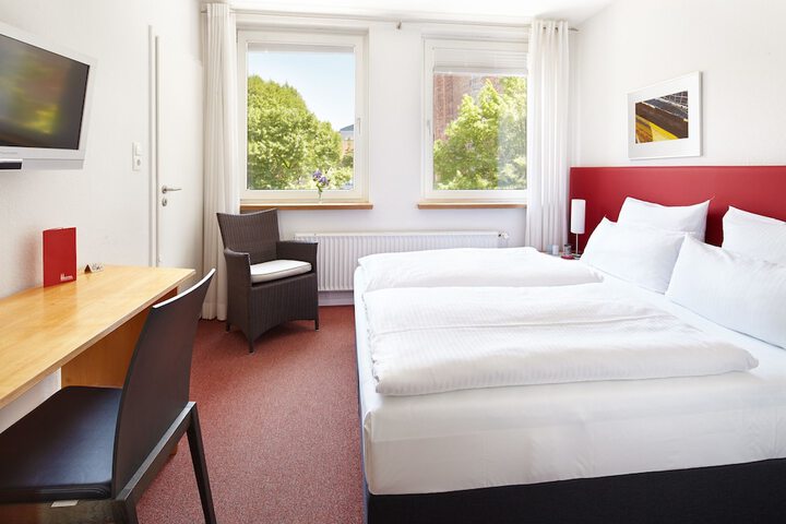 Room 5 of 47