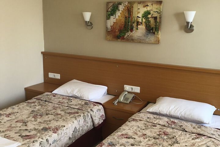 Room 15 of 50