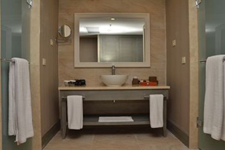 Room 6 of 54