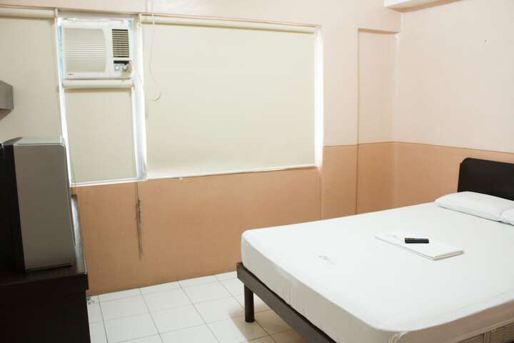 Room 14 of 33