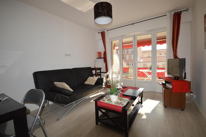 Beau Studio avec terrasse Sud- Haut Suquet