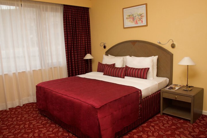 Room 10 of 87