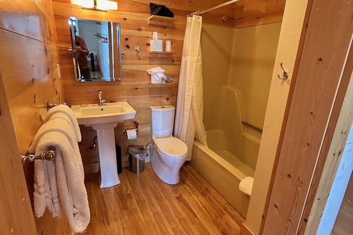 Room 25 of 118