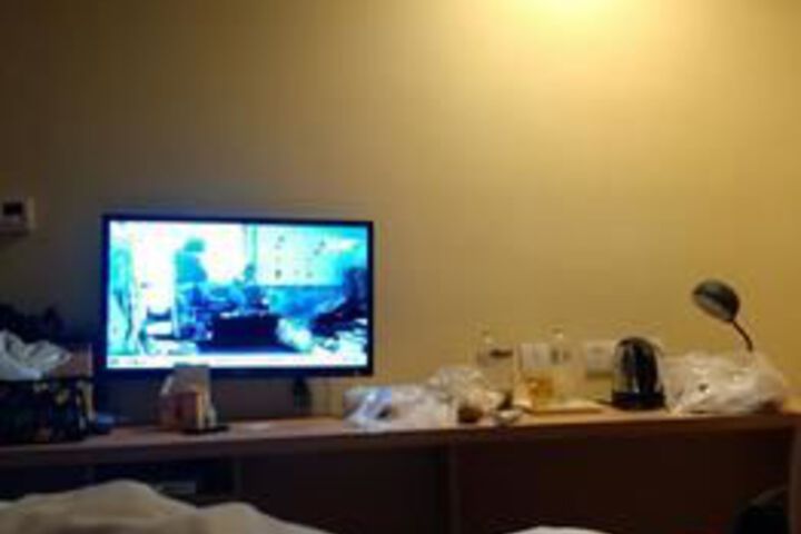 Room 13 of 32