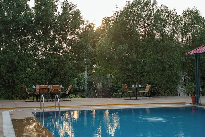 Pool 105 of 190