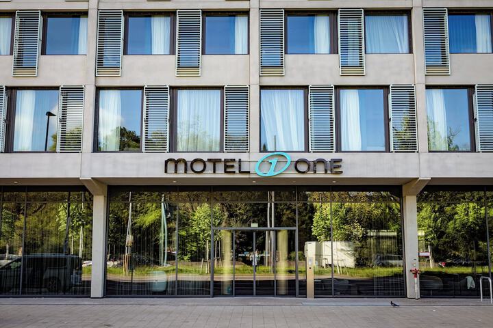 Hotel 45 of 48