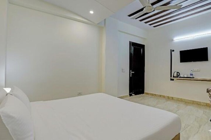 Room 15 of 23