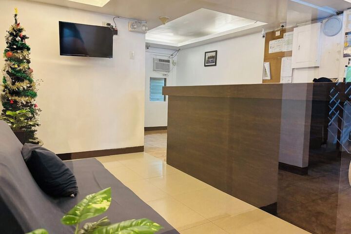 Makati One Poblacion Hotel
