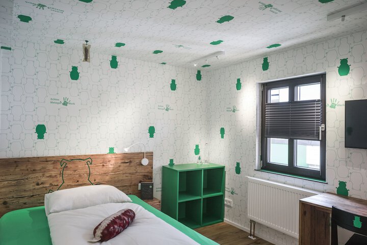 Room 8 of 39