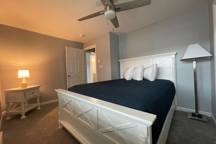 Room 8 of 19