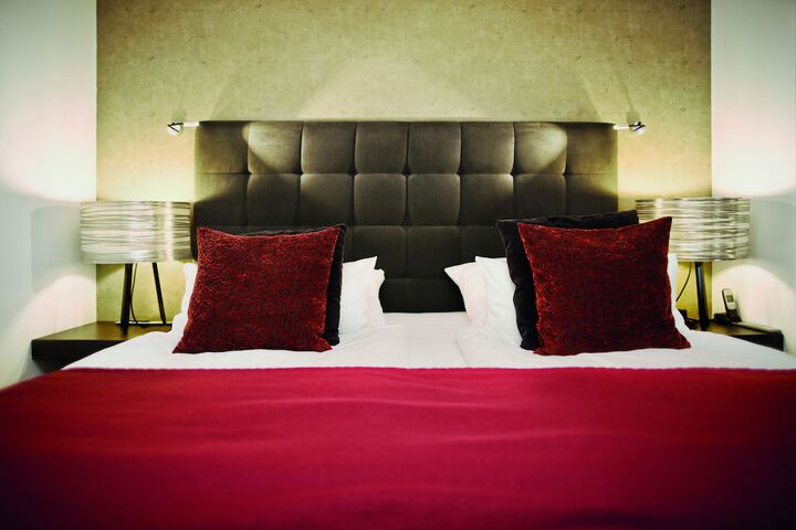 Room 10 of 48