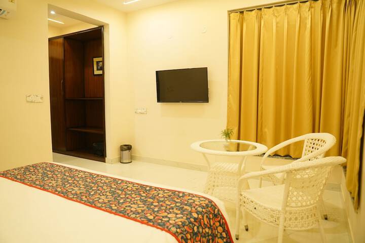 Room 3 of 18