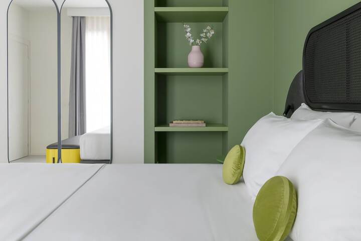 Room 42 of 127