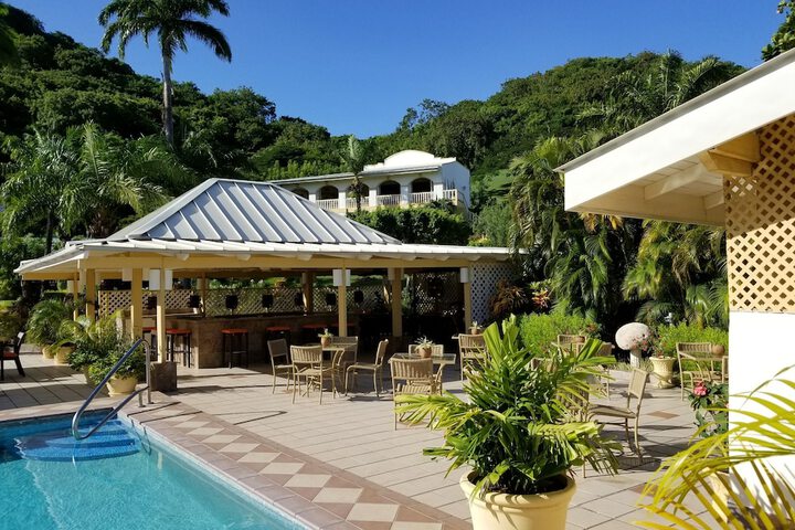 Hotel with Pool