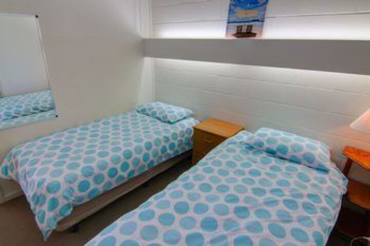 Room 4 of 6