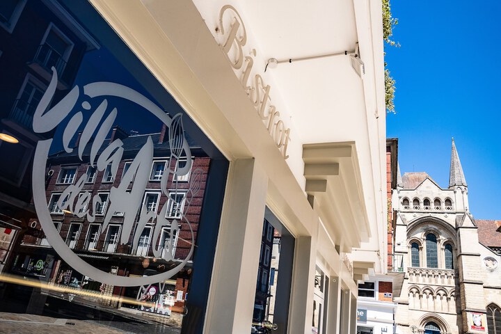 BRIT HOTEL PRIVILEGE LISIEUX – La Villa des Arts in Lisieux