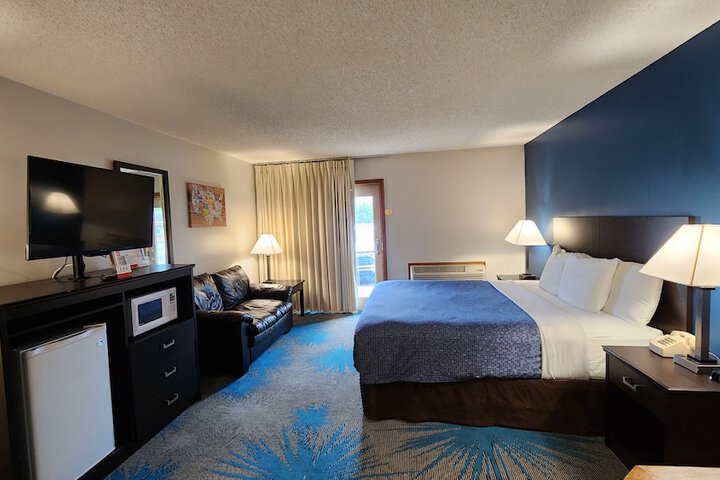 Room 13 of 80