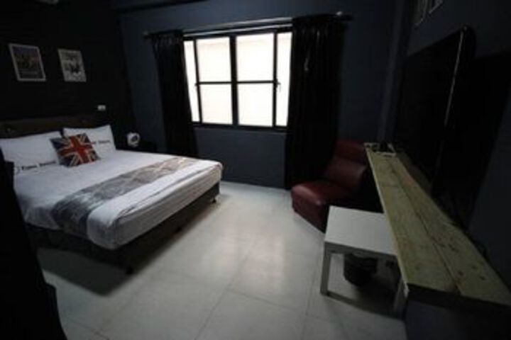 Room 10 of 44