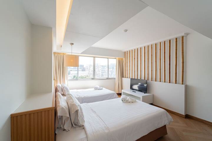 Room 34 of 64
