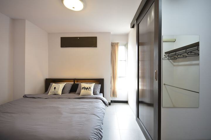 Room 4 of 24