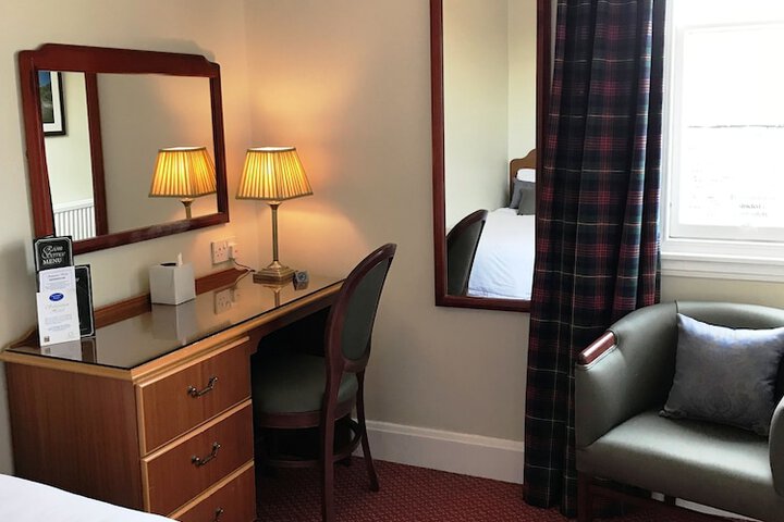 Room 14 of 144