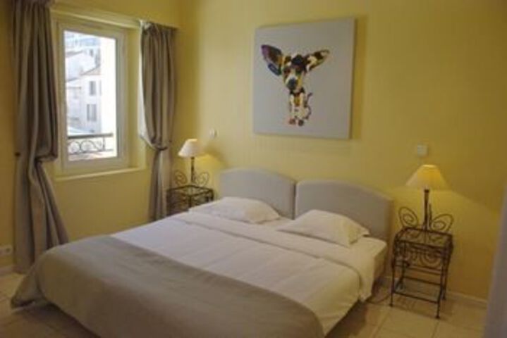 Room 15 of 22