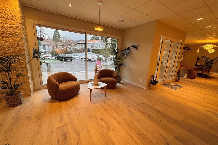 Lounge 50 of 60
