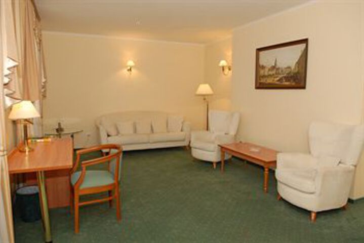 Room 12 of 15