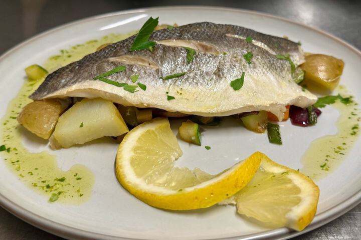 Dining 78 of 105