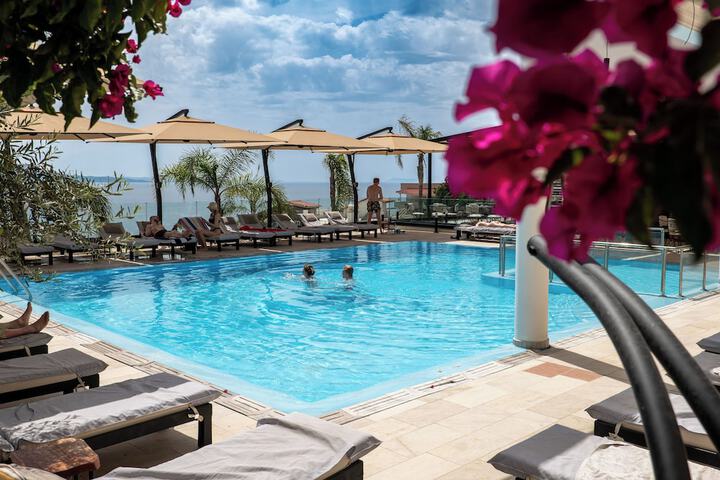 Pool 54 of 91