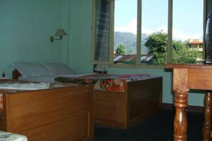 Room 2 of 5