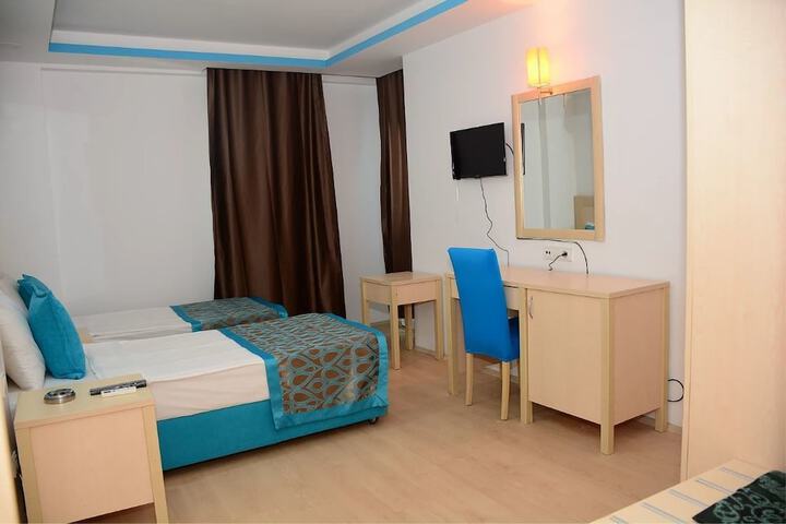 Room 2 of 37