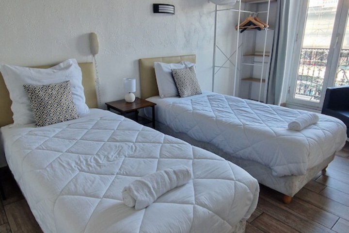 Room 30 of 51