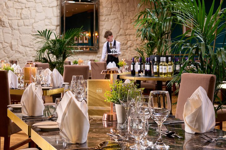Dining 57 of 79