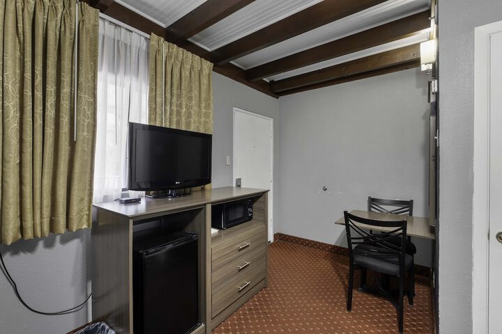 Room 30 of 129