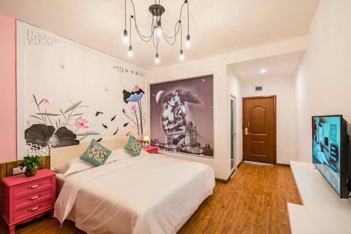 Room 28 of 41