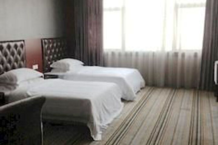 Room 32 of 52