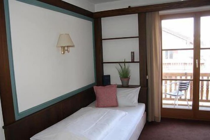 Room 31 of 66