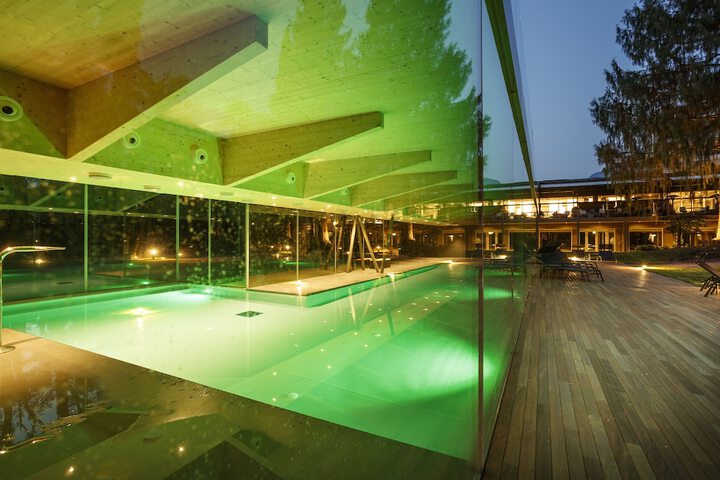 Pool 151 of 244