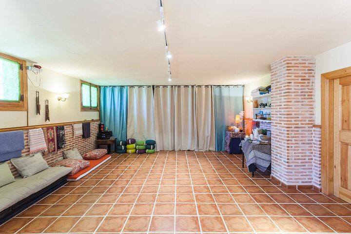 Room 20 of 35