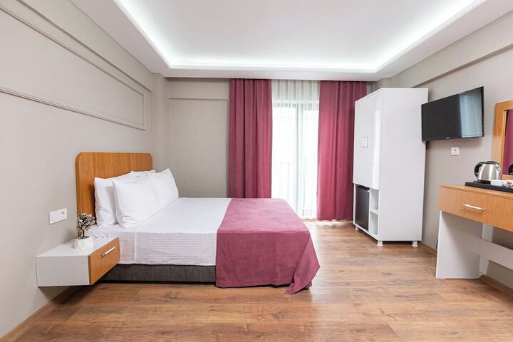 Room 9 of 40