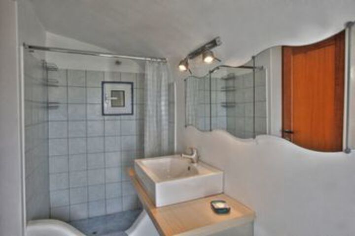 Room 15 of 78